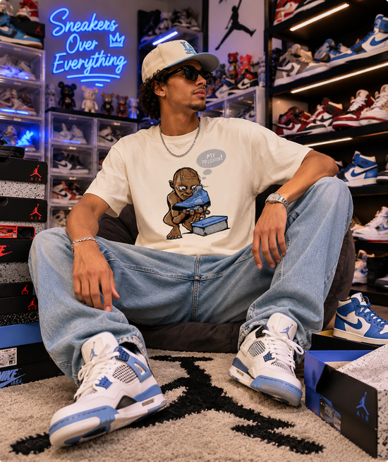 SNEAKER OBSESSED GRAPHIC TEE